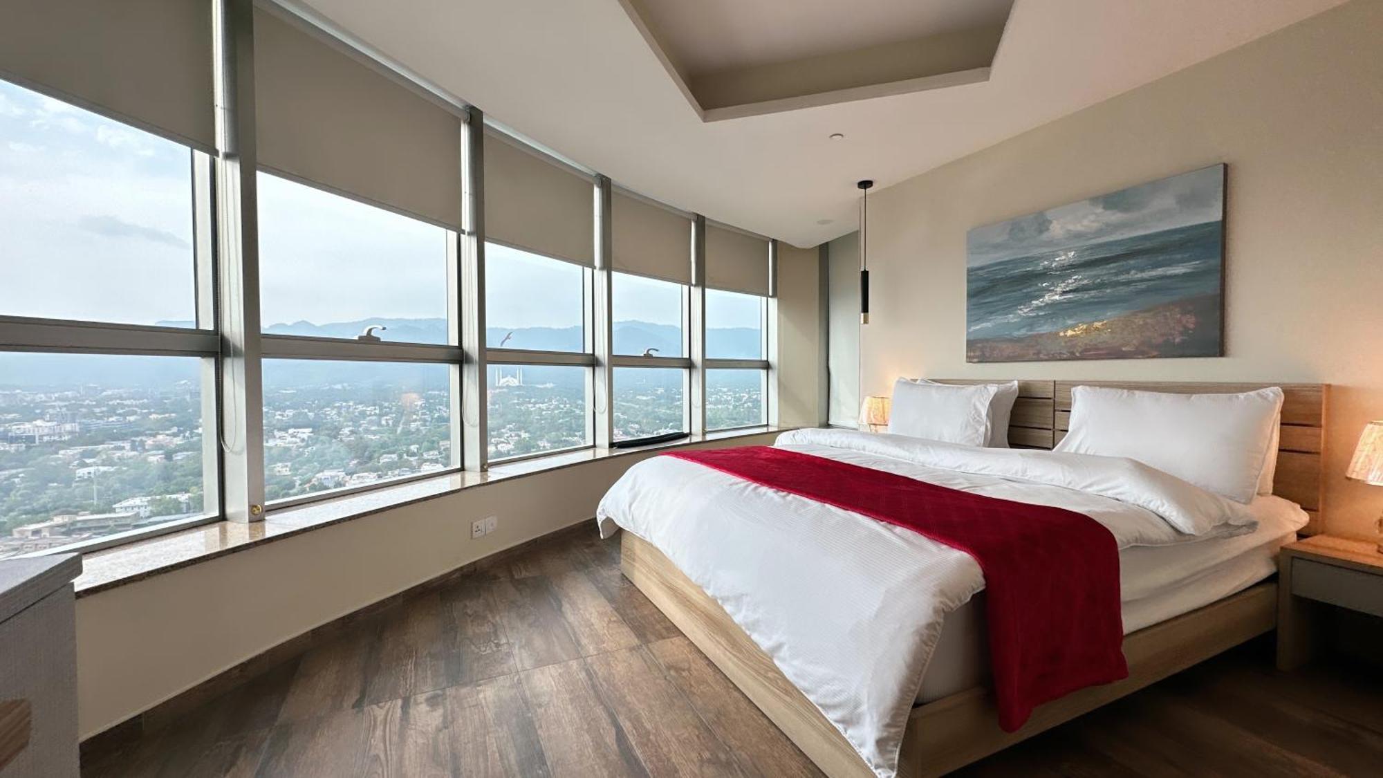 Centaurus Apartment City View Three Beds อิสลามาบัด ภายนอก รูปภาพ